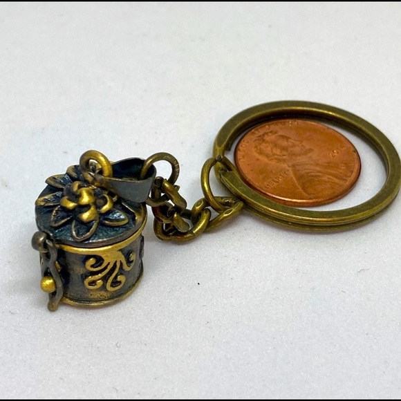 Unlock Your Desires: Manifestation Wish Box Brass Keychains Set of 5 Assorted - Picture 5 of 11